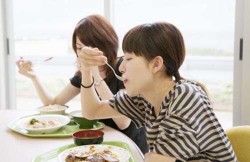 白领晚餐不宜吃红薯 养生保健一日三餐怎么吃？